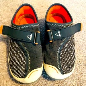 Plae Velcro shoes - excellent condition